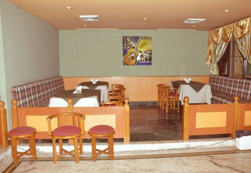 Grand Continental Hotel Allāhābād Junction Exteriör bild